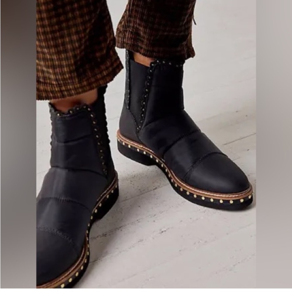 NEW Free People Women's Atlas Puffer
Chelsea Boot 7.5 NO BOX - Picture 4 of 4